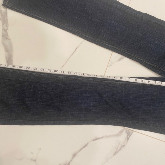 Tommy Hilfiger Jeans - Picture 10 of 10